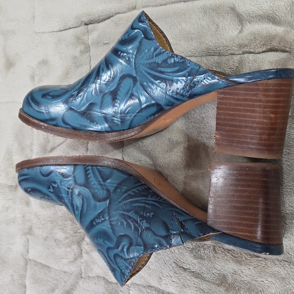 Patricia Nash Women's Heeled Clogs Teal/Black  Leather? Embossed Sz 7.5 GUC READ - Picture 5 of 12